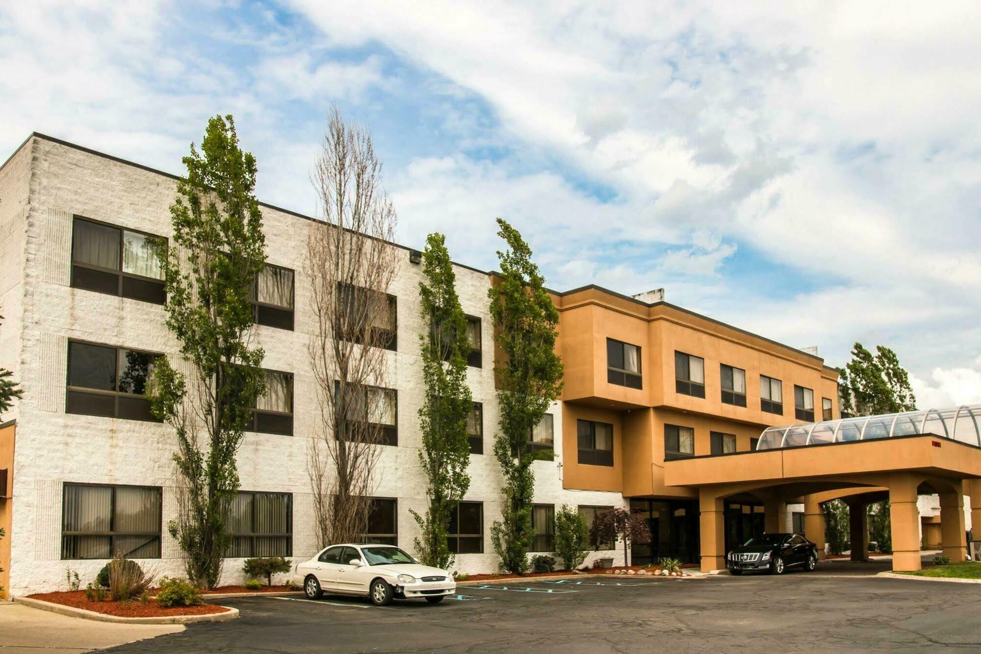 American Inn & Suites Waterford Exterior foto